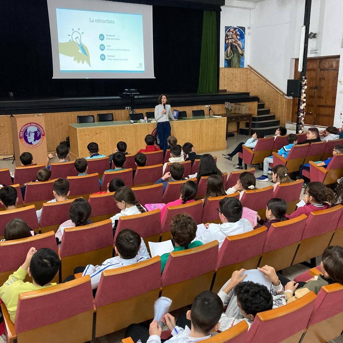 El oficio de crear. Talleres de escritura creativa | Esquinas Dobladas